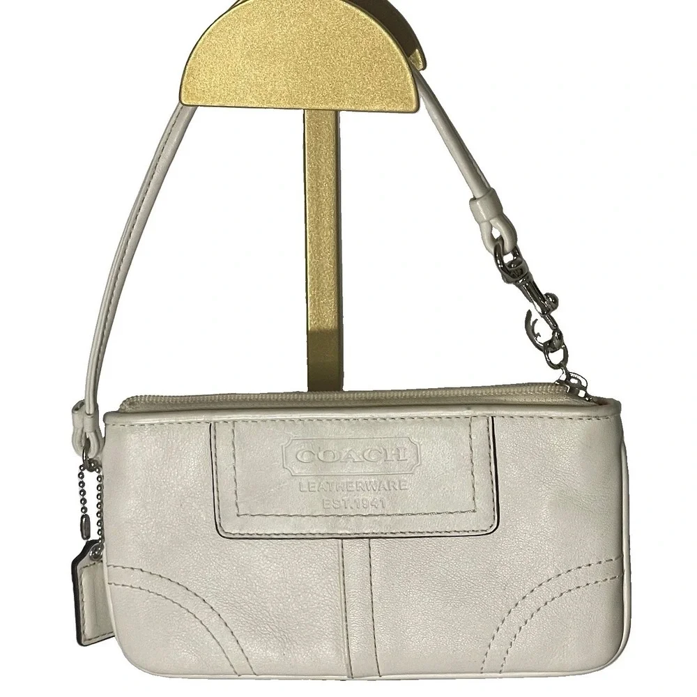 Coach Ivory Leather‎ Wristlet Zip Top Silver Hardware Charm Stitched Trim